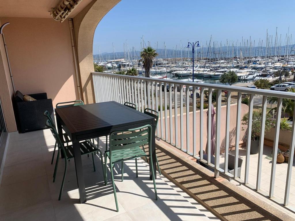 Appartement Vue Sur Les Iles D'Or à Hyères Extérieur photo